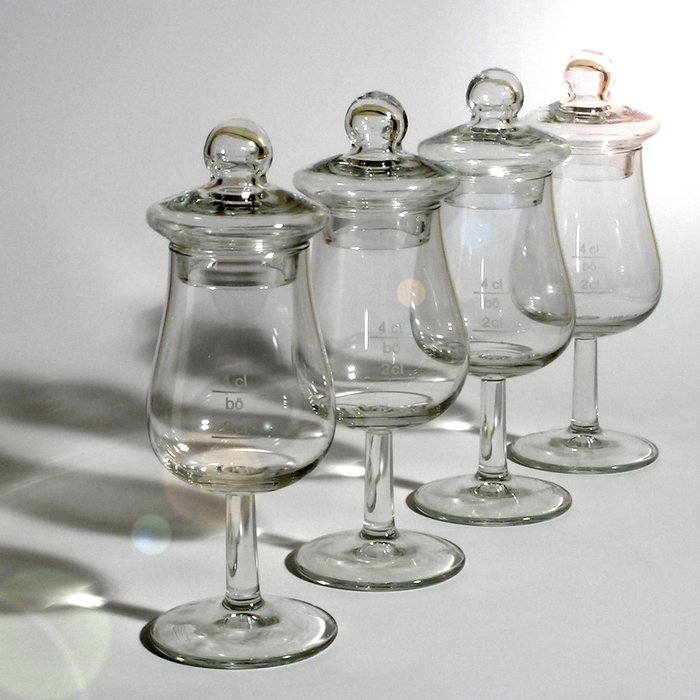 Nosingglas klein mit St�lpdeckel